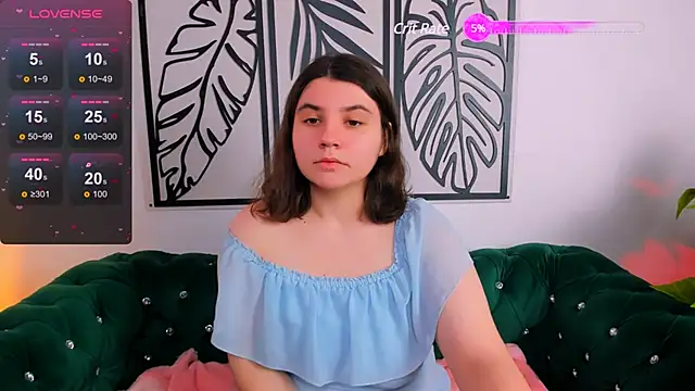 Snapshot of Viola__Shy chatting on 01.30.25 Viola Shy online show from 01.30.25