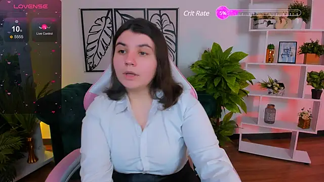 Snapshot of Viola__Shy chatting on 02.06.25 Viola Shy online show from 02.06.25
