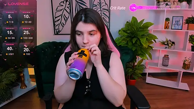 Snapshot of Viola__Shy chatting on 02.07.25 Viola Shy online show from 02.07.25