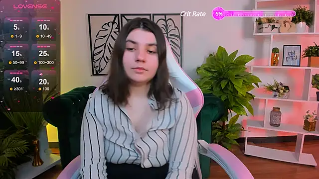 Snapshot of Viola__Shy chatting on 02.13.25 Viola Shy online show from 02.13.25