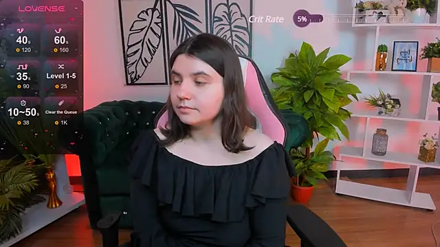 Snapshot of Viola__Shy chatting on 02.14.25 Viola Shy online show from 02.14.25