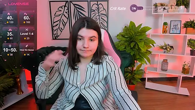 Snapshot of Viola__Shy chatting on 02.19.25 Viola Shy online show from 02.19.25