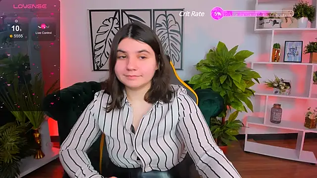 Snapshot of Viola__Shy chatting on 02.28.25 Viola Shy online show from 02.28.25