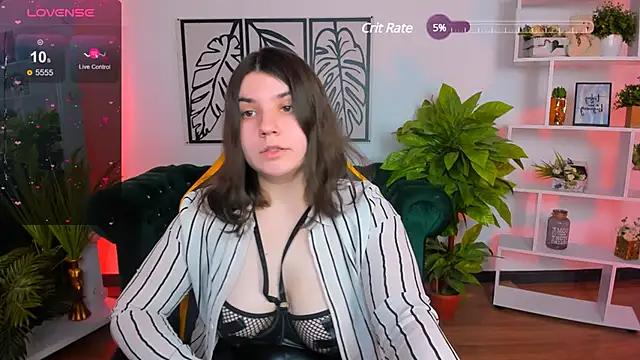 Snapshot of Viola__Shy chatting on 03.01.25 Viola Shy online show from 03.01.25