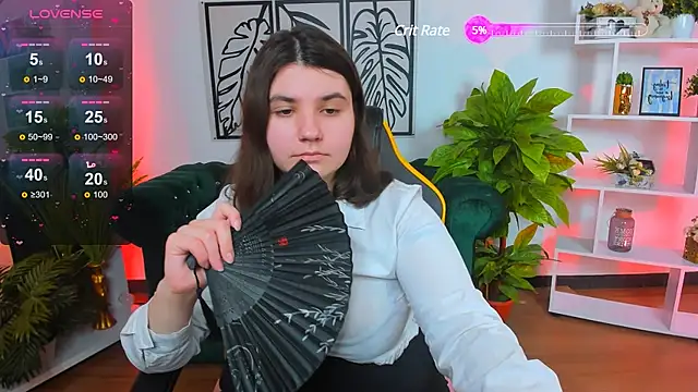 Snapshot of Viola__Shy chatting on 03.04.25 Viola Shy online show from 03.04.25