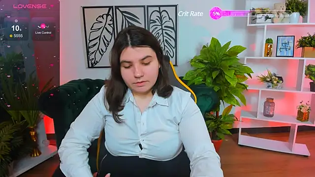 Snapshot of Viola__Shy chatting on 03.05.25 Viola Shy online show from 03.05.25