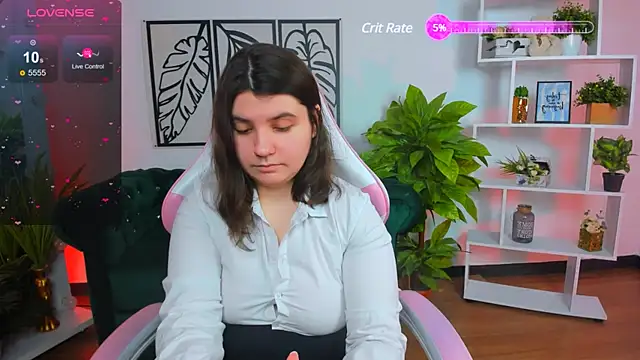 Snapshot of Viola__Shy chatting on 03.06.25 Viola Shy online show from 03.06.25