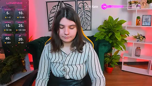Snapshot of Viola__Shy chatting on 03.13.25 Viola Shy online show from 03.13.25