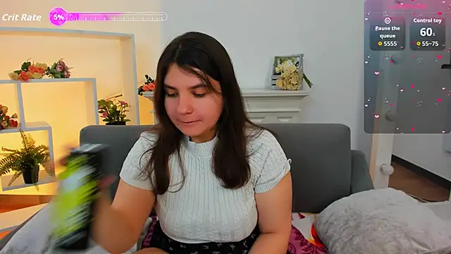 Snapshot of Viola__Shy chatting on 09.17.25 Viola Shy online show from 09.17.25