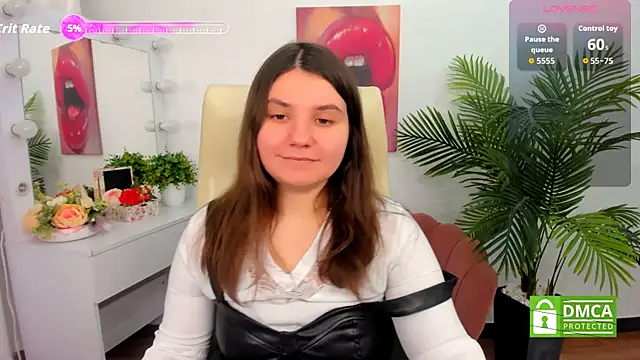 Snapshot of Viola__Shy chatting on 10.06.25 Viola Shy online show from 10.06.25