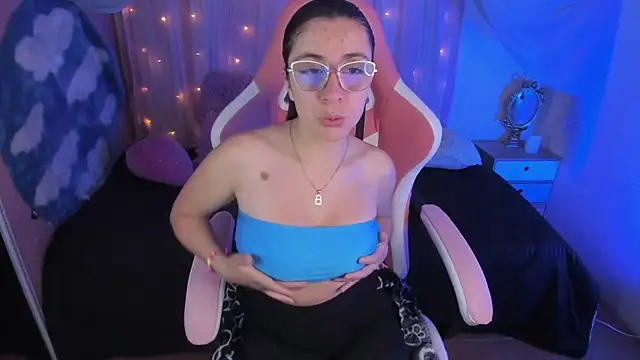 Snapshot of Fernanda__ chatting on 02.01.25 Fernanda   online show from 02.01.25