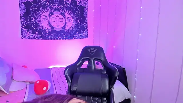 Snapshot of Fernanda__ chatting on 02.05.25 Fernanda   online show from 02.05.25