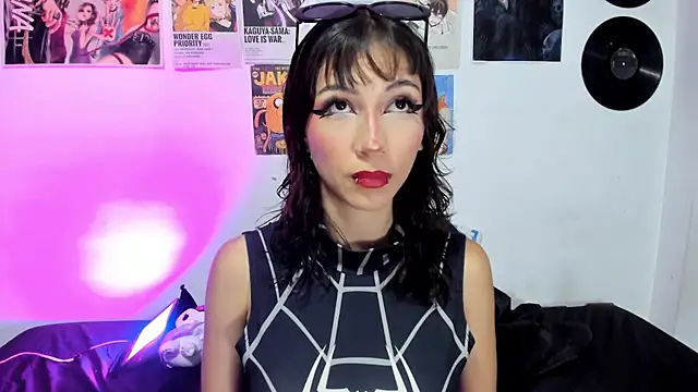 Snapshot of Naomi-Haruno chatting on 10.08.25 Naomi-Haruno online show from 10.08.25