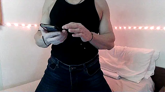 Snapshot of Alexx_Fit023 chatting on 01.01.25 Alexx Fit023 online show from 01.01.25