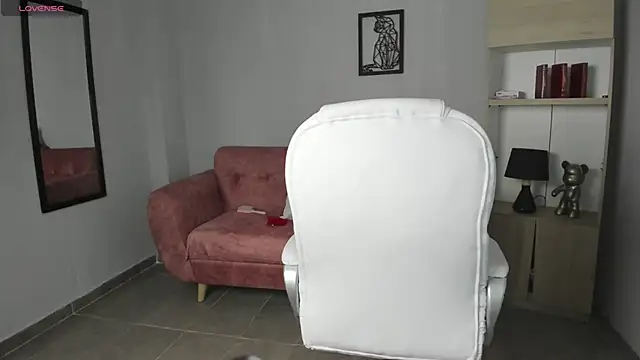 Snapshot of Alice23jones chatting on 09.11.25 Alice23jones online show from 09.11.25