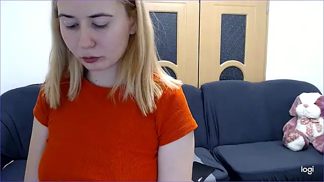 Snapshot of VioletaFlower7 chatting on 02.08.25 VioletaFlower7 online show from 02.08.25