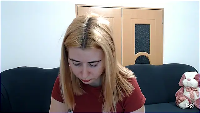 Snapshot of VioletaFlower7 chatting on 02.17.25 VioletaFlower7 online show from 02.17.25