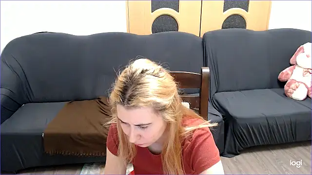 Snapshot of VioletaFlower7 chatting on 03.17.25 VioletaFlower7 online show from 03.17.25