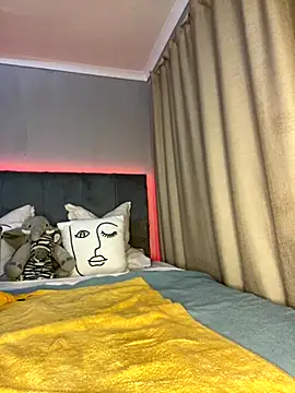 HugeMassiveBooty online show from 10.17.25