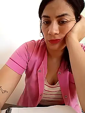 Snapshot of XGabrielaXX chatting on 01.28.25 XGabrielaXX online show from 01.28.25