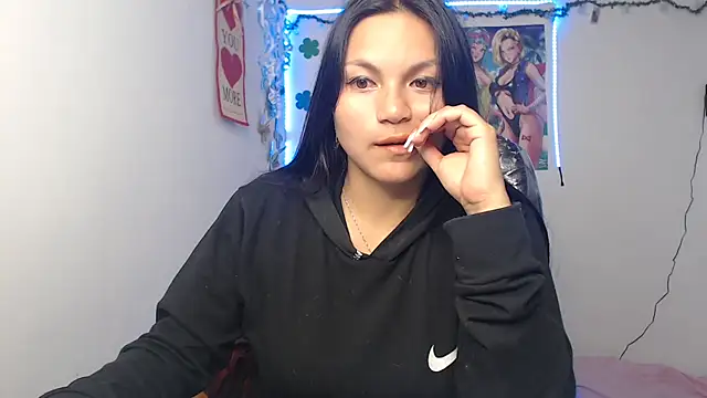 Snapshot of Zafiroweb09 chatting on 12.11.24 Zafiroweb09 online show from 12.11.24