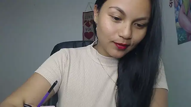 Snapshot of Zafiroweb09 chatting on 12.28.24 Zafiroweb09 online show from 12.28.24