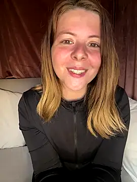 Snapshot of Nina_blain chatting on 09.22.25 Nina blain online show from 09.22.25