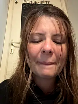 Snapshot of Nina_blain chatting on 09.23.25 Nina blain online show from 09.23.25