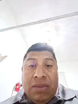 Snapshot of Riatatuil chatting on 10.08.25 Riatatuil online show from 10.08.25