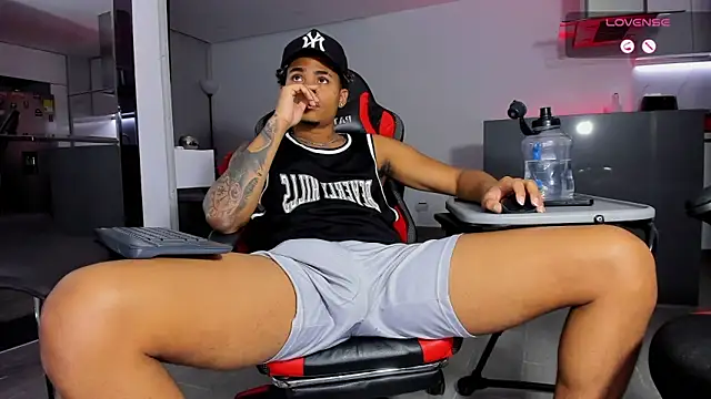 Snapshot of daikokuten_ chatting on 01.22.25 daikokuten online show from 01.22.25