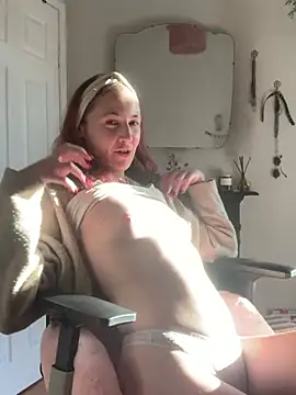 Snapshot of Littlelolo60 chatting on 02.06.25 Littlelolo60 online show from 02.06.25