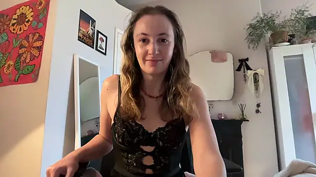 Snapshot of Littlelolo60 chatting on 11.11.25 Littlelolo60 online show from 11.11.25