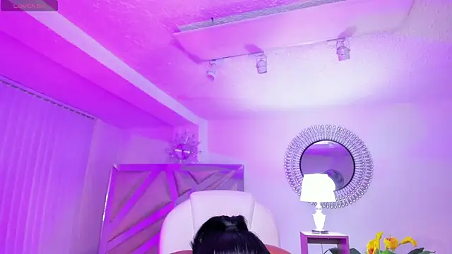 Snapshot of madisson_davon chatting on 12.20.24 madisson davon online show from 12.20.24