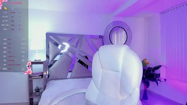 Snapshot of madisson_davon chatting on 12.30.24 madisson davon online show from 12.30.24