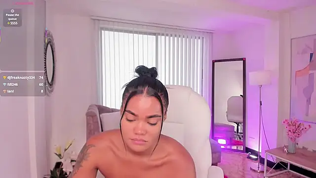 Snapshot of madisson_davon chatting on 03.20.25 madisson davon online show from 03.20.25