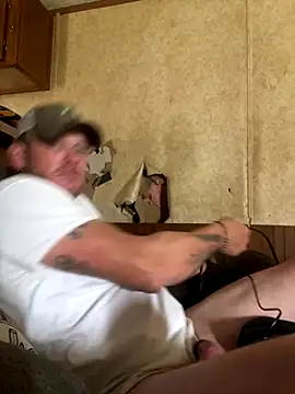 Snapshot of curvedcock8666 chatting on 11.17.25 curvedcock8666 online show from 11.17.25