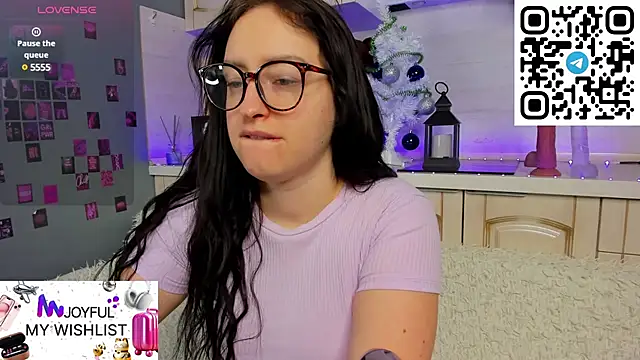 Snapshot of Kruela_Eva chatting on 01.27.25 Kruela Eva online show from 01.27.25