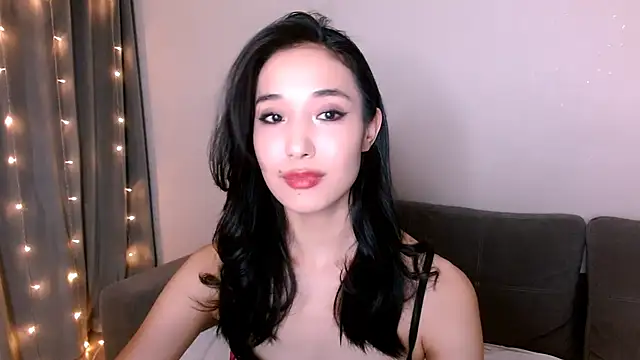 Snapshot of Li_noen chatting on 03.03.25 Li noen online show from 03.03.25