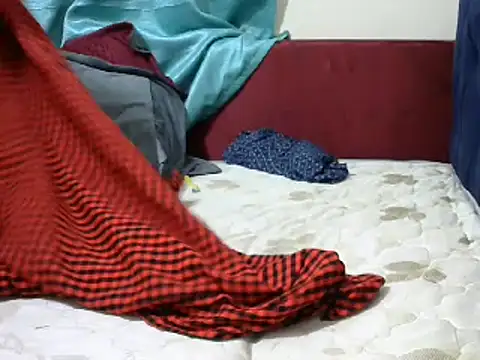 Snapshot of Creamy_dolly chatting on 12.08.24 Creamy dolly online show from 12.08.24