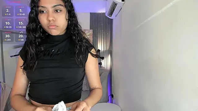 Snapshot of emma_alice_ chatting on 01.18.25 emma alice online show from 01.18.25