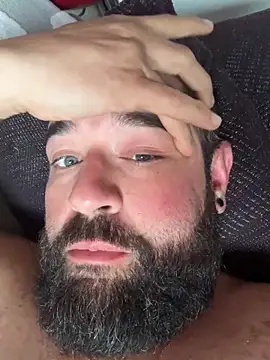 Snapshot of alares chatting on 09.21.25 alares online show from 09.21.25