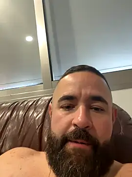 Snapshot of alares chatting on 10.04.25 alares online show from 10.04.25