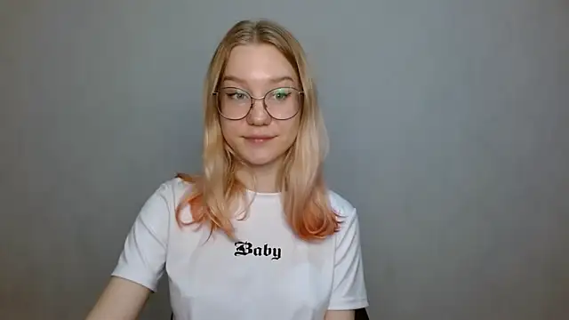 Snapshot of cindi_hot chatting on 01.13.25 cindi hot online show from 01.13.25