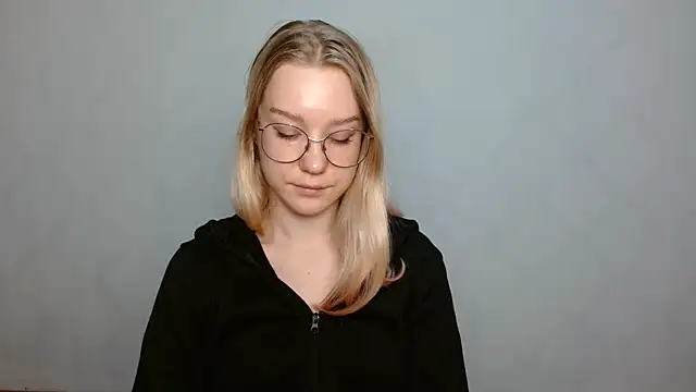 Snapshot of cindi_hot chatting on 01.28.25 cindi hot online show from 01.28.25