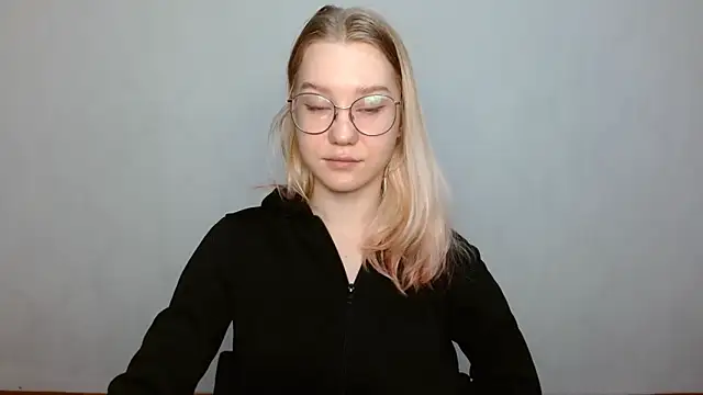 Snapshot of cindi_hot chatting on 02.09.25 cindi hot online show from 02.09.25