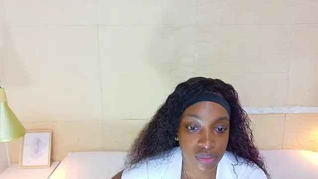 Shamiraa moore online show from 10.08.25