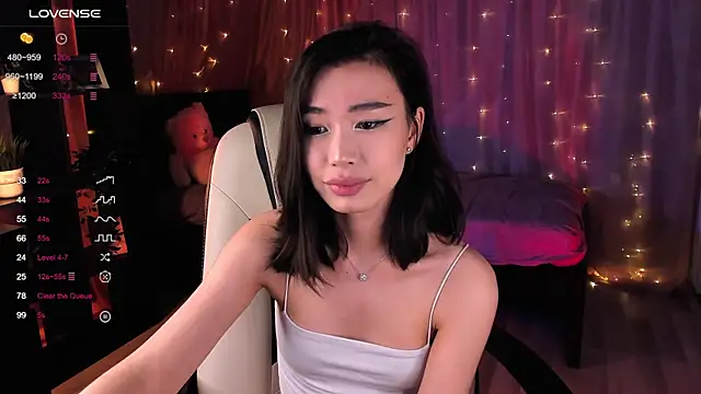 Snapshot of sensualily chatting on 12.28.24 sensualily online show from 12.28.24