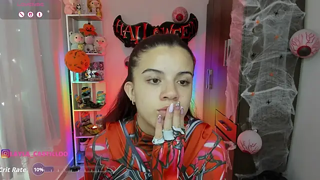 Snapshot of Layla_castilloo chatting on 10.14.25 Layla castilloo online show from 10.14.25