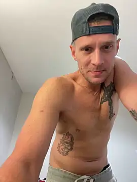 Snapshot of Camcam21 chatting on 11.06.25 Camcam21 online show from 11.06.25