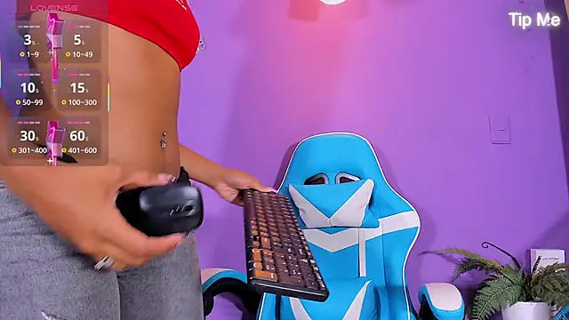 Snapshot of SunnyPage chatting on 02.18.25 SunnyPage online show from 02.18.25